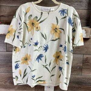 Alfred Dunner Ladies Pullover Sweater Top,Size Large,White w/ Yellow&Blue Floral